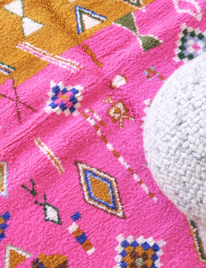 Playful Moroccan Wool Rug 8.1 x 5.9 ft / 246 x 181 cm - Surcoma