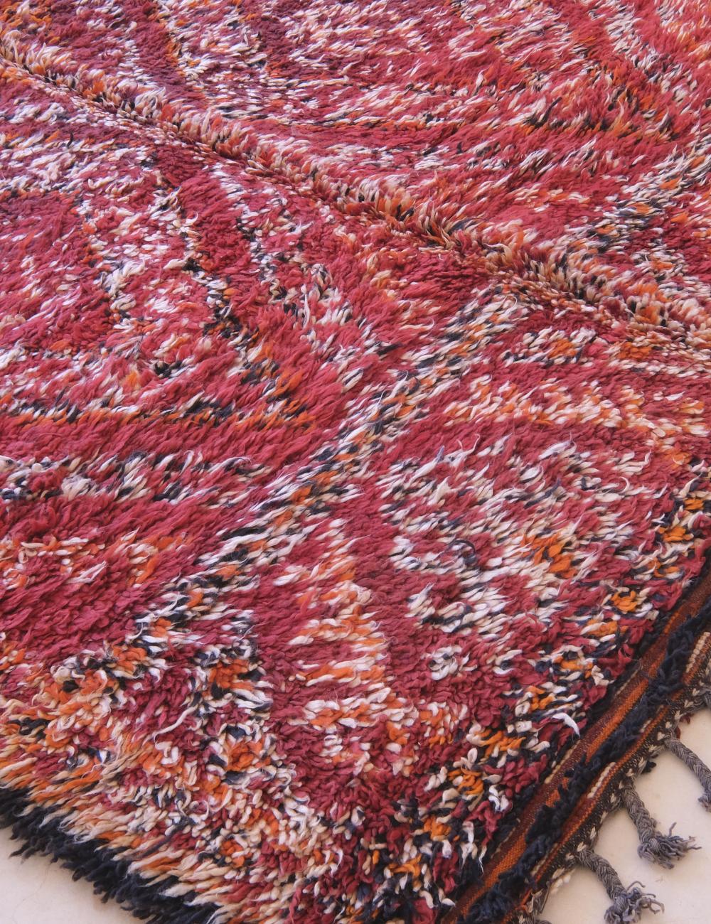 Bold Red Diamond Pattern Handwoven Wool 10.5 x 6.5 ft / 319 x 200 cm - Surcoma