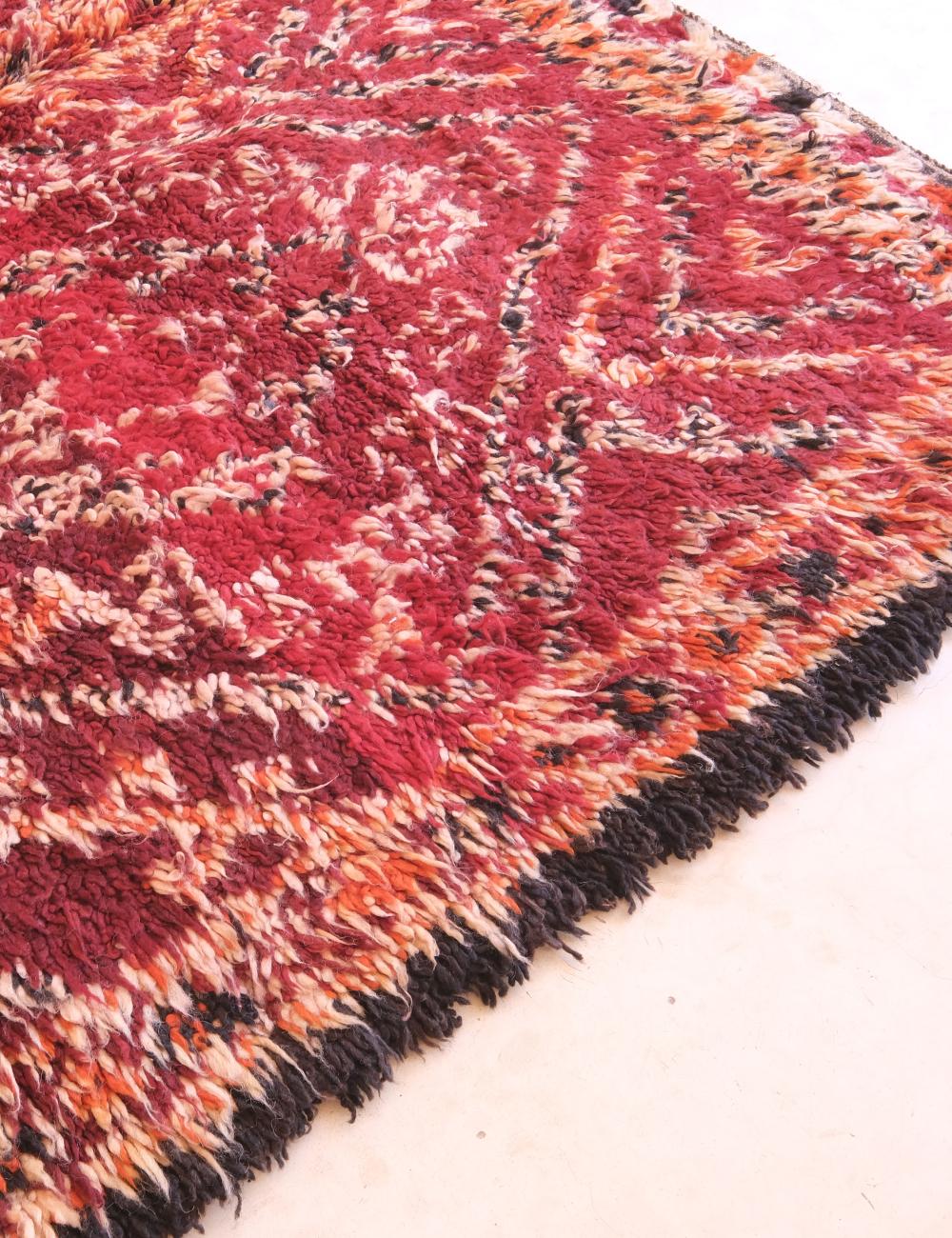 Bold Red Diamond Pattern Handwoven Wool 10.5 x 6.5 ft / 319 x 200 cm - Surcoma