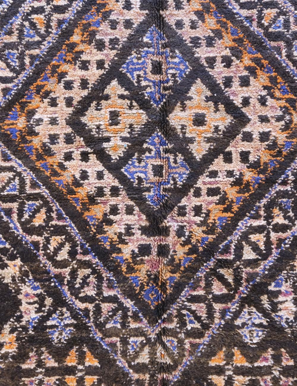 1980s Moroccan Beni MGuild Wool Rug 10.8 x 6.43 ft / 329 x 196 cm - Surcoma