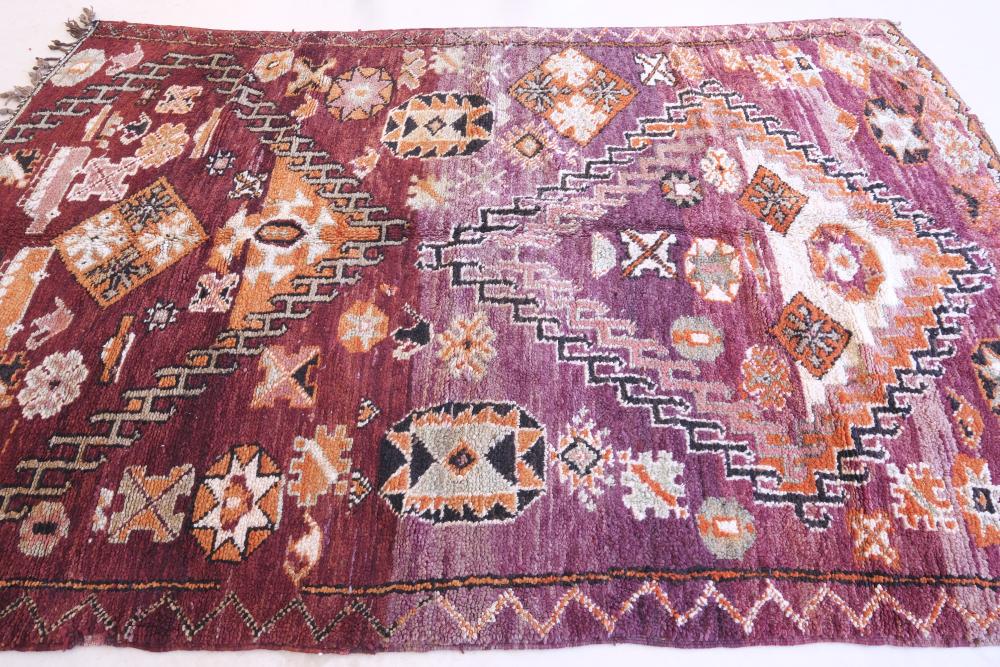 Moroccan Vintage Boujad Rug 8.9 x 5.8 ft / 272 x 178 cm