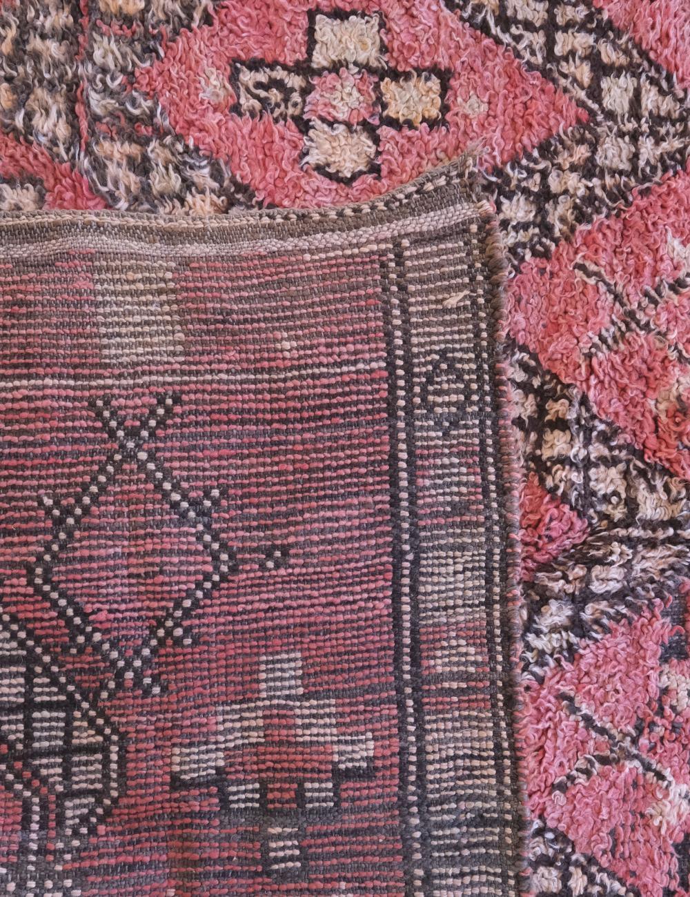 Geometric Rug Diamond Design in Coral & Brown 10.1 x 5.9 ft / 308 x 180 cm - Surcoma