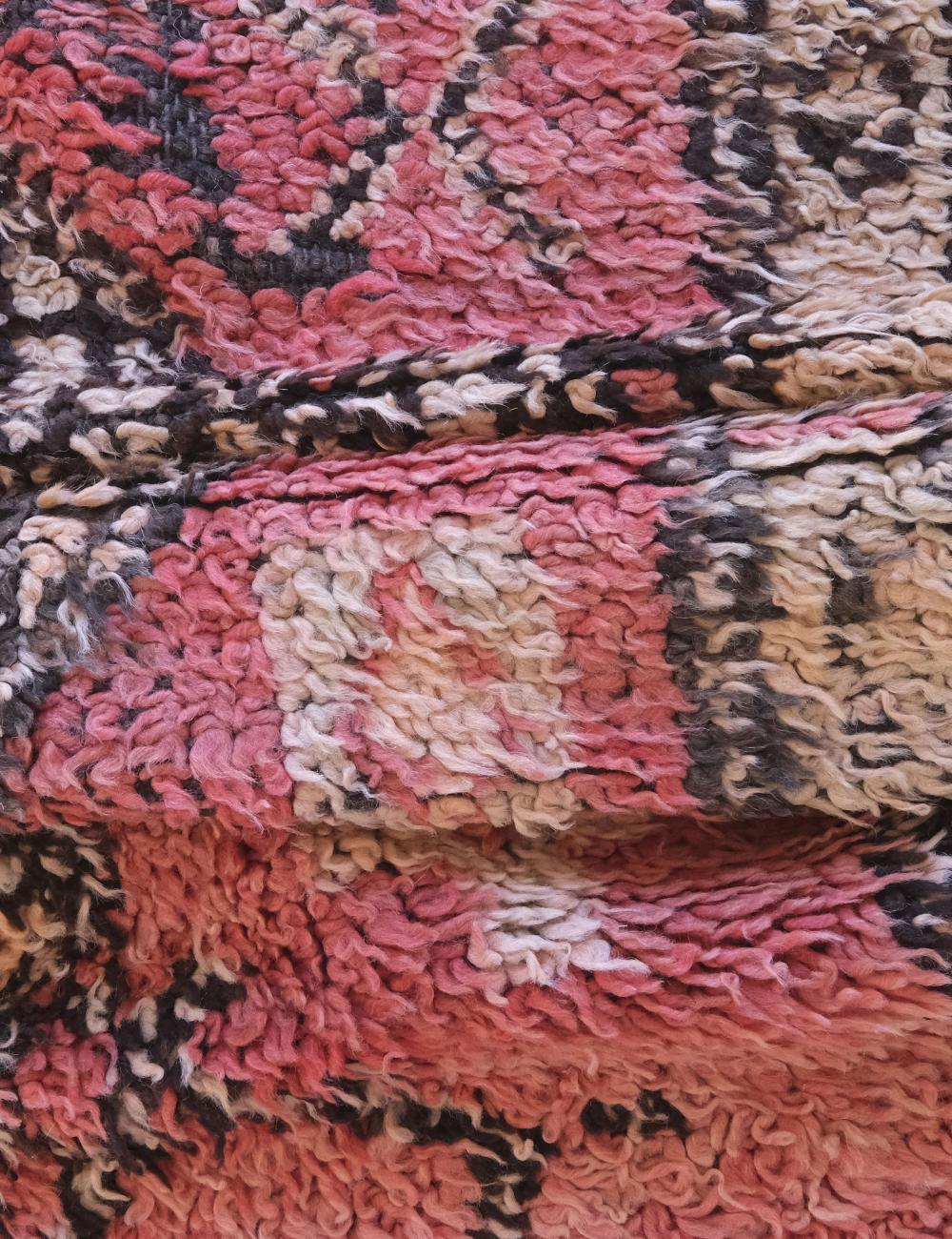 Geometric Rug Diamond Design in Coral & Brown 10.1 x 5.9 ft / 308 x 180 cm - Surcoma