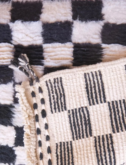 Moroccan Checkered Rug 8.5 x 3.4 ft / 260 x 104 cm - Surcoma