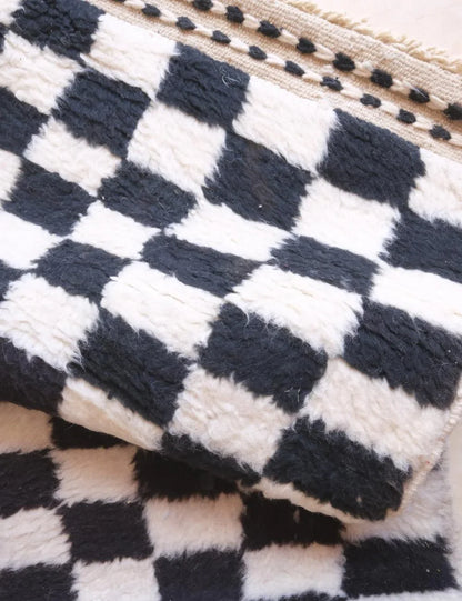 Moroccan Checkered Rug 8.5 x 3.4 ft / 260 x 104 cm - Surcoma