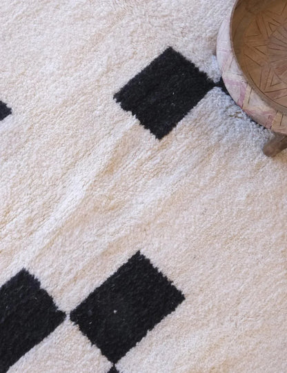 Contemporary Moroccan White and Black Rug 11.3 x 8 ft / 345 x 244 cm - Surcoma