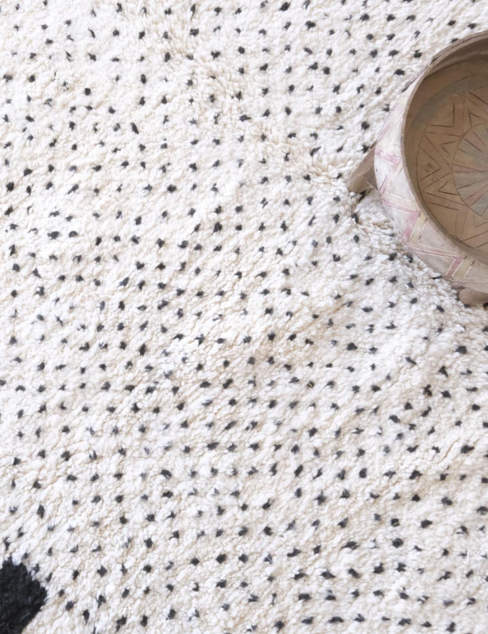 Beni Ourain Moroccan White Wool Rug - 10.6 x 7.1 ft / 322 x 218 cm
