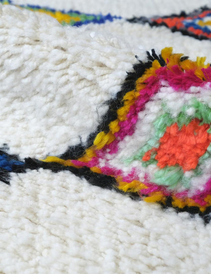 Vintage Azilal Rug 8 x 4.5 ft / 245 x 140 cm