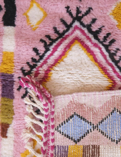 Moroccan Pink Runner Wool Rug 8.9 x 3.1 ft / 271 x 96 cm - Surcoma
