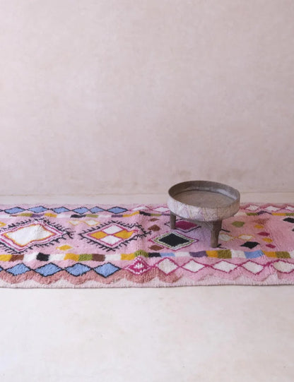 Moroccan Pink Runner Wool Rug 8.9 x 3.1 ft / 271 x 96 cm - Surcoma