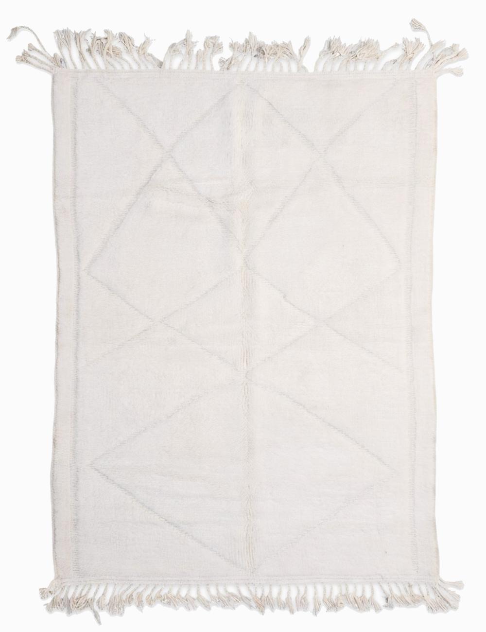 White Wool Subtle Diamond Rug 7.6 x 5.28 ft / 232 x 161 cm