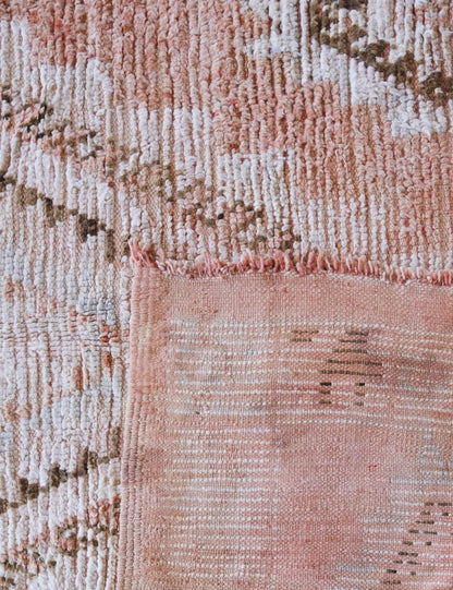 Boujad Moroccan Coral Pink Rug 8.6 x 5.3 ft / 263 x 164 cm - Surcoma