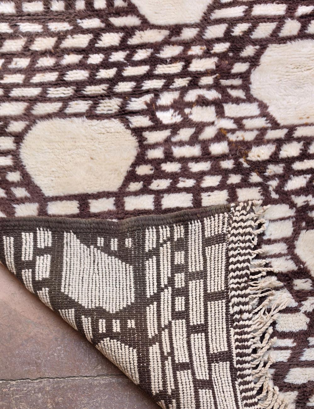 Beni M'Rirt Rug - 12.9 x 10.1 ft / 393 x 308 cm