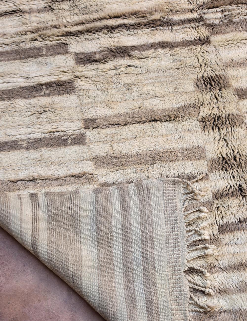 Handwoven Berber Wool Rug with Natural Beige - 16.6 x 11.1 ft / 505 x 340 cm