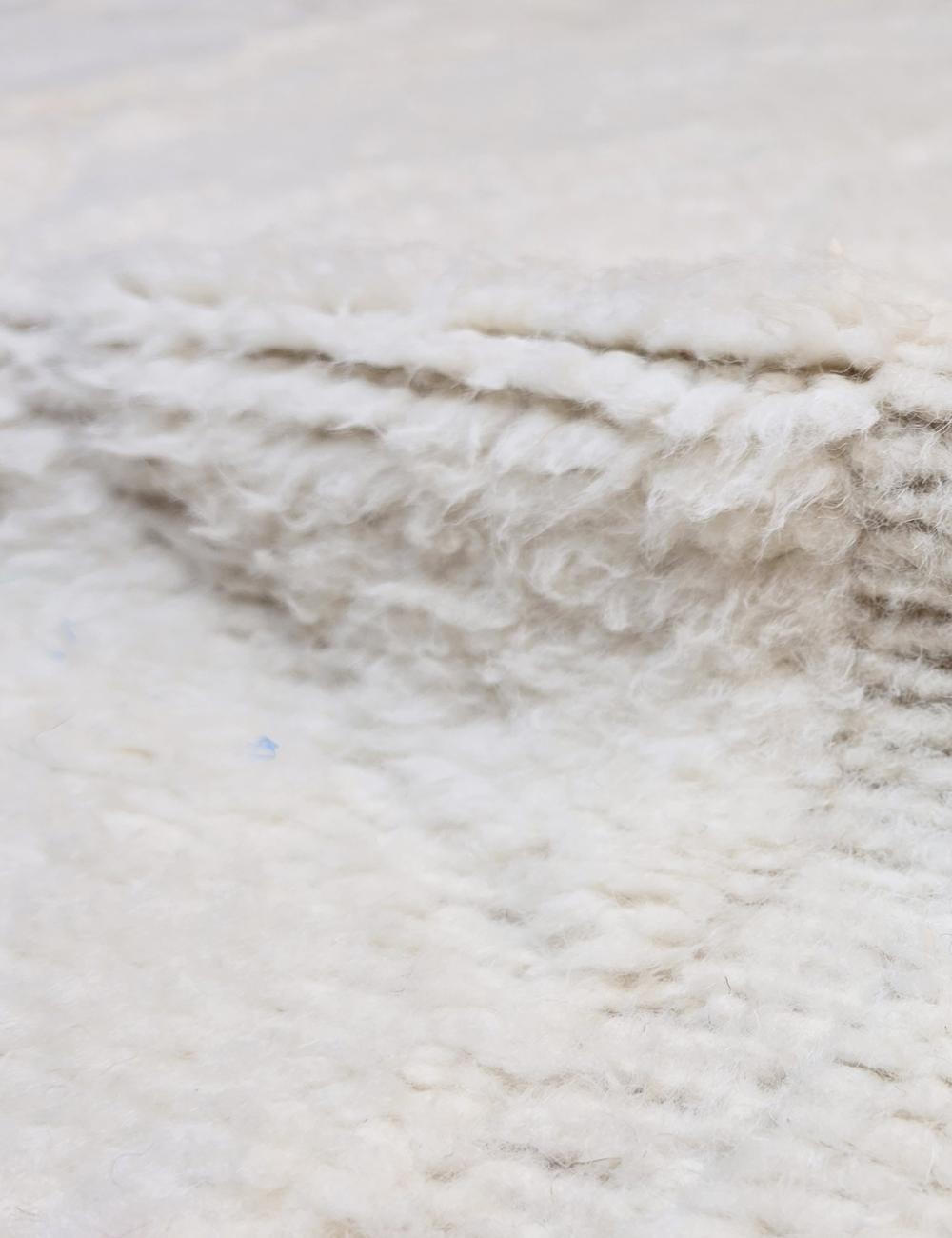 White Wool Subtle Diamond Rug 7.6 x 5.28 ft / 232 x 161 cm