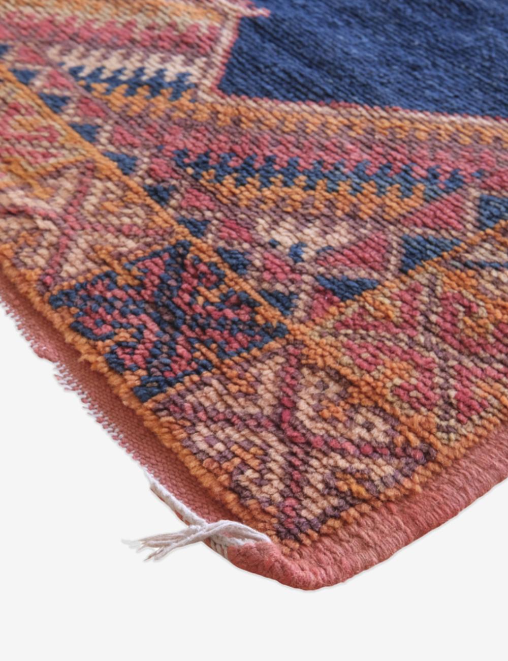 Small Tribal Moroccan Rug 5.1 x 3.6 ft / 156 x 112 cm
