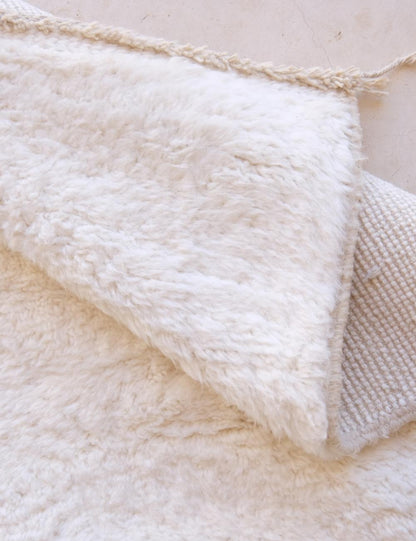 Moroccan White Solid Wool Rug 14.7 x 10.3 ft / 448 x 314 cm