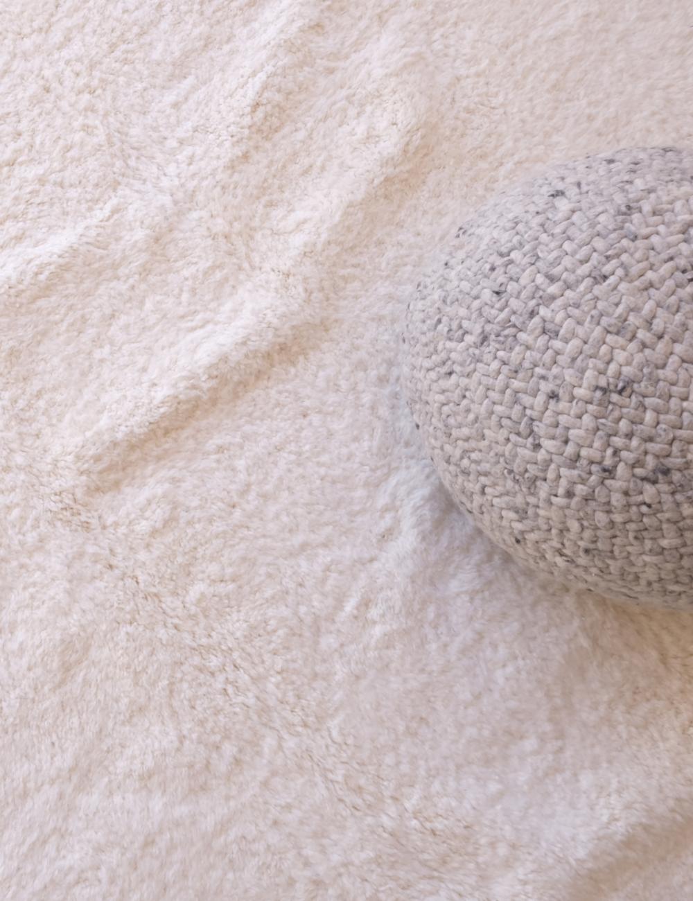 Moroccan White Solid Wool Rug 14.7 x 10.3 ft / 448 x 314 cm