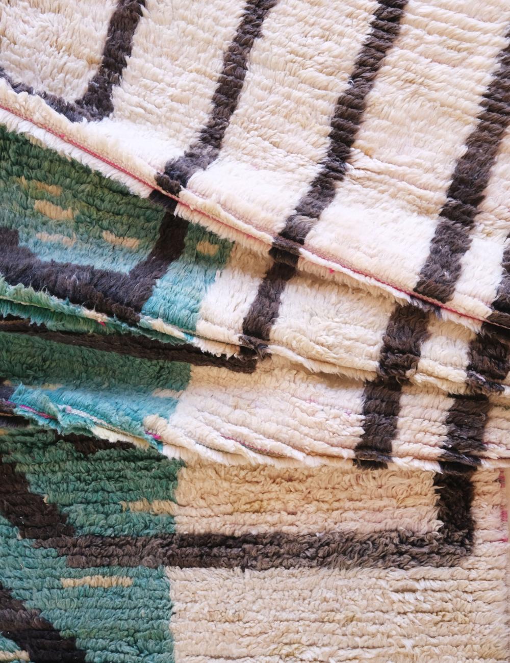 Bold Pattern Carpet 12.4 x 7.9 ft / 378 x 242 cm