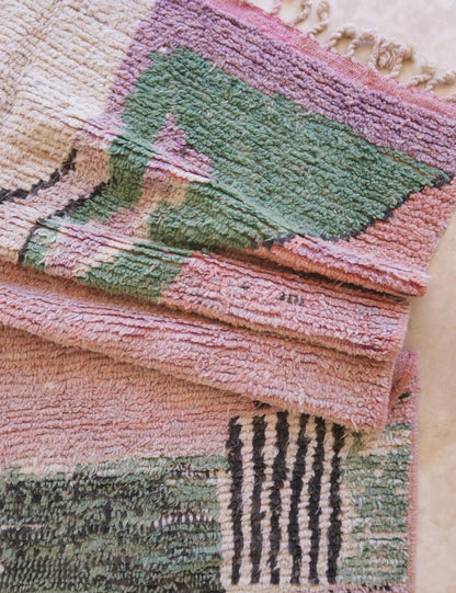 Pink Moroccan Wool Rug 9.2 x 6.1 ft / 281 x 187 cm - Surcoma