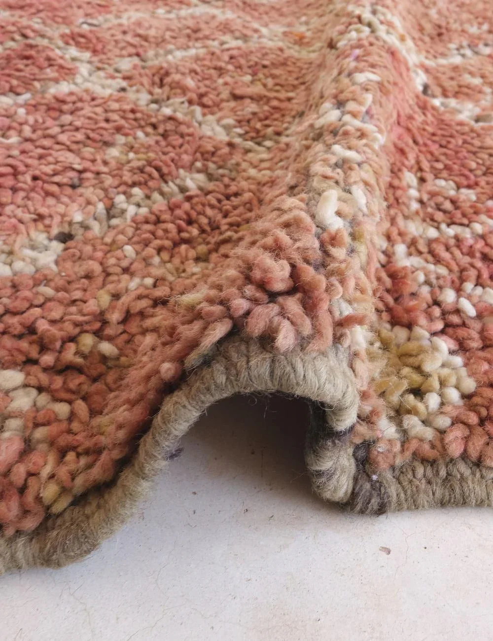 Moroccan Zayan Wool Rug 9.2 x 6.2 ft / 280 x 189 cm - Surcoma