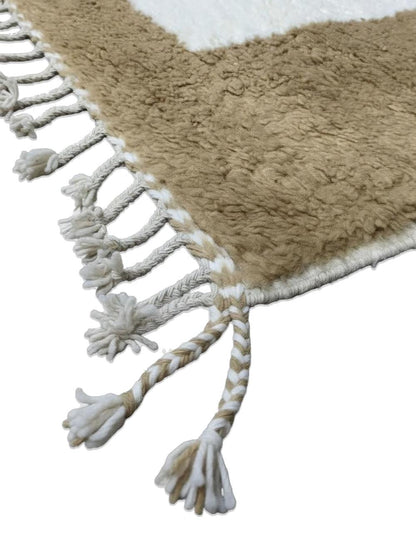 Neutral Moroccan Berber Rug 8.4 x 5.9 ft / 255 x 180 cm