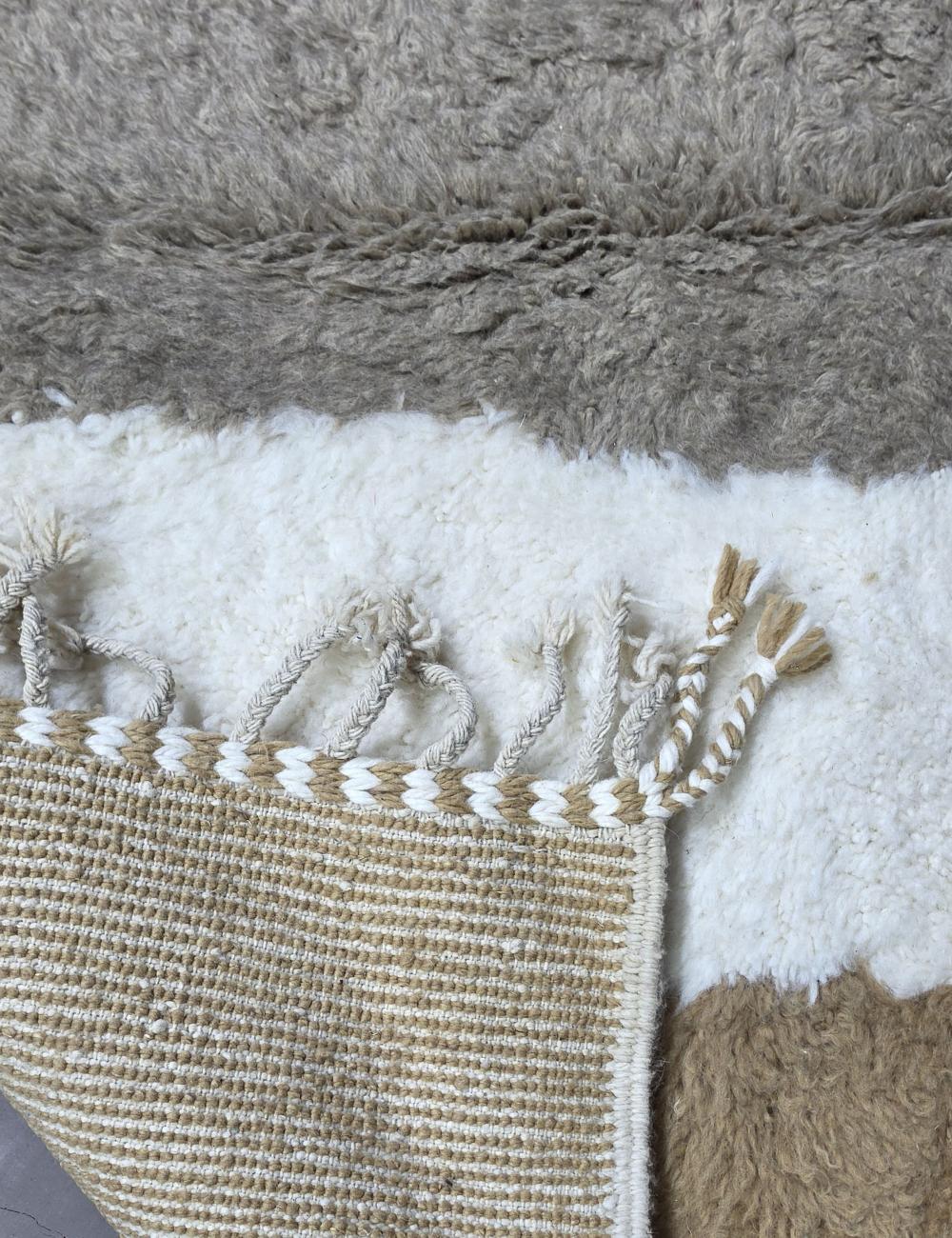 Neutral Moroccan Berber Rug 8.4 x 5.9 ft / 255 x 180 cm
