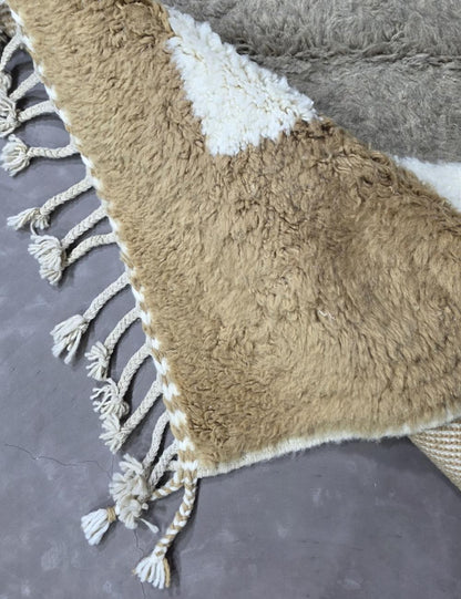 Neutral Moroccan Berber Rug 8.4 x 5.9 ft / 255 x 180 cm