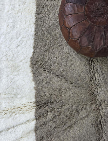 Neutral Moroccan Berber Rug 8.4 x 5.9 ft / 255 x 180 cm