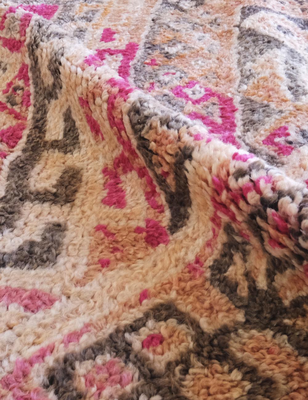 Neutral Moroccan Wool Rug 12.9 x 6 ft / 392 x 185 cm