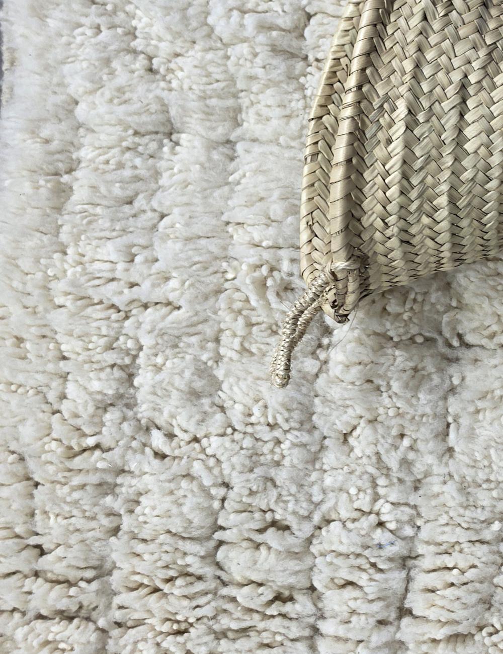 Off-White Moroccan Runner Rug 7 x 2 ft / 214 x 63 cm
