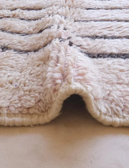 Pale Pink Moroccan Wool Rug 5.7 x 3.8 ft / 173 x 116 cm - Surcoma