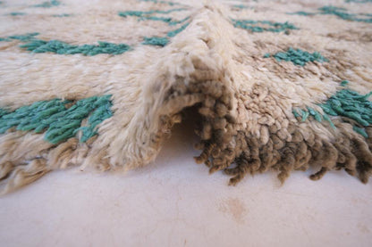 Moroccan Off-White and Green Marmoucha Rug 9.4 x 7 ft / 287 x 214 cm - Surcoma