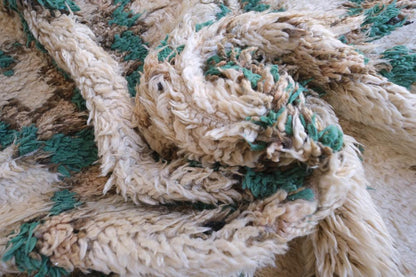 Moroccan Off-White and Green Marmoucha Rug 9.4 x 7 ft / 287 x 214 cm - Surcoma