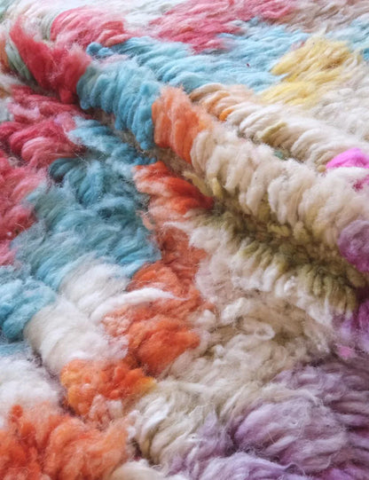 Small Boho Chic Moroccan Wool Rug 5.2 x 3.1 ft / 157 x 95 cm - Surcoma