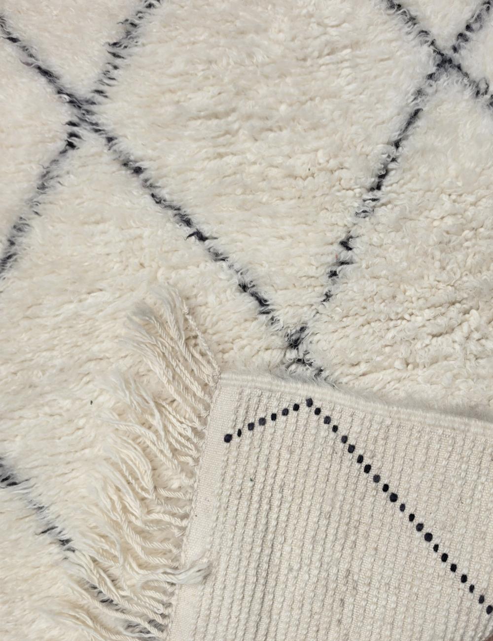 Small Moroccan Marmoucha Rug - 3.6 x 2.4 ft / 110 x 73 cm