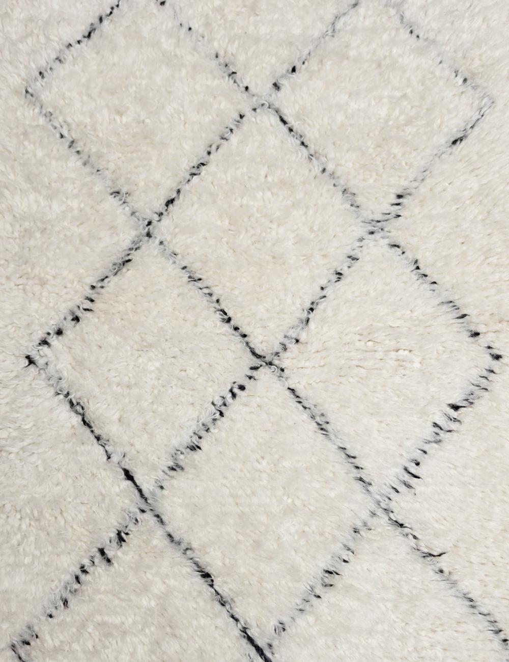 Small Moroccan Marmoucha Wool Rug - 3.8 x 2.2 ft / 116 x 67 cm