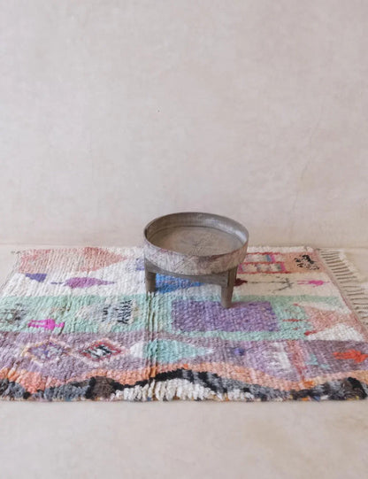 Small Moroccan Wool Rug 4.8 x 3.3 ft / 147 x 102 cm - Surcoma