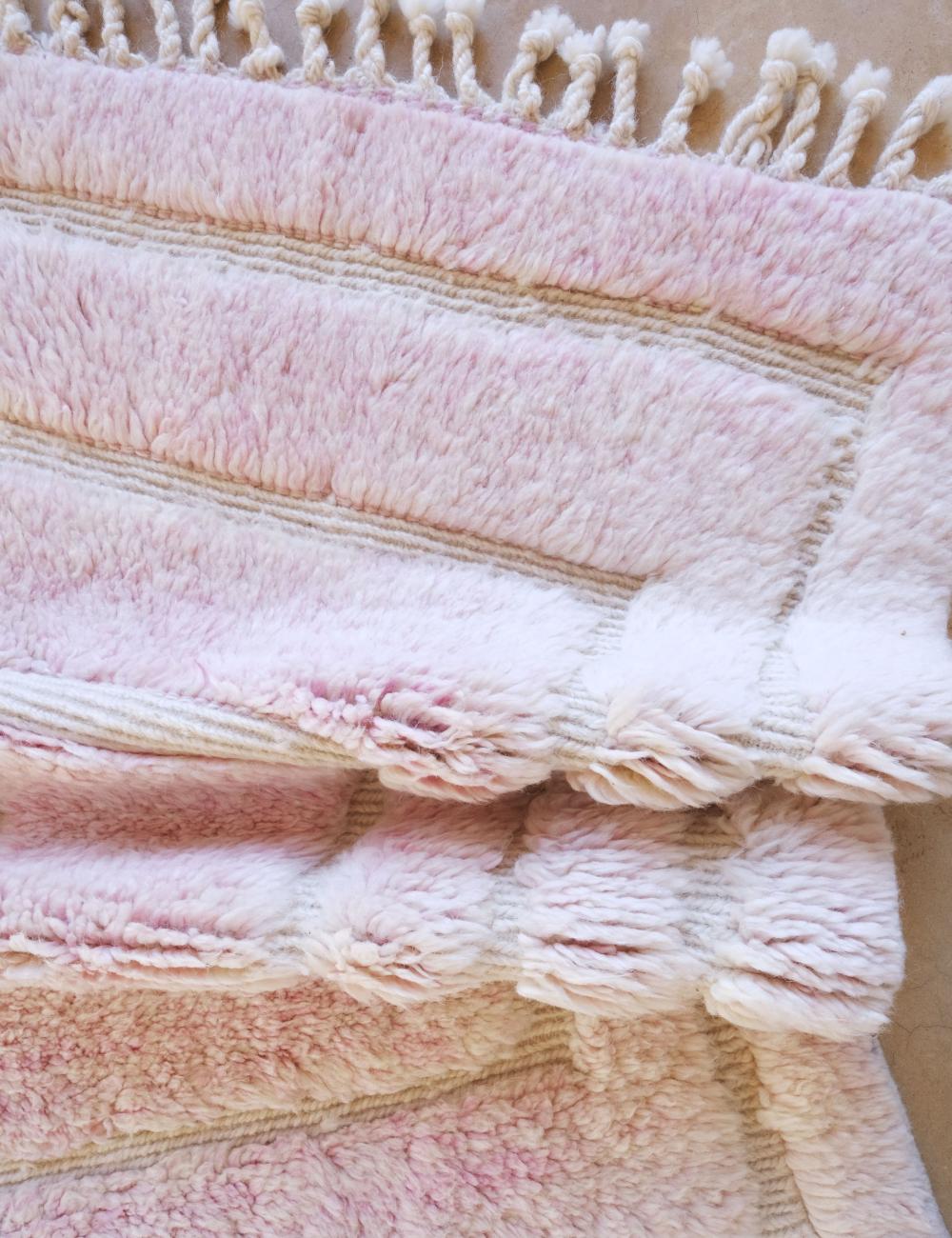 Small Beni Mrirt rug 3.8 x 2.6 ft / 117 x 82 cm