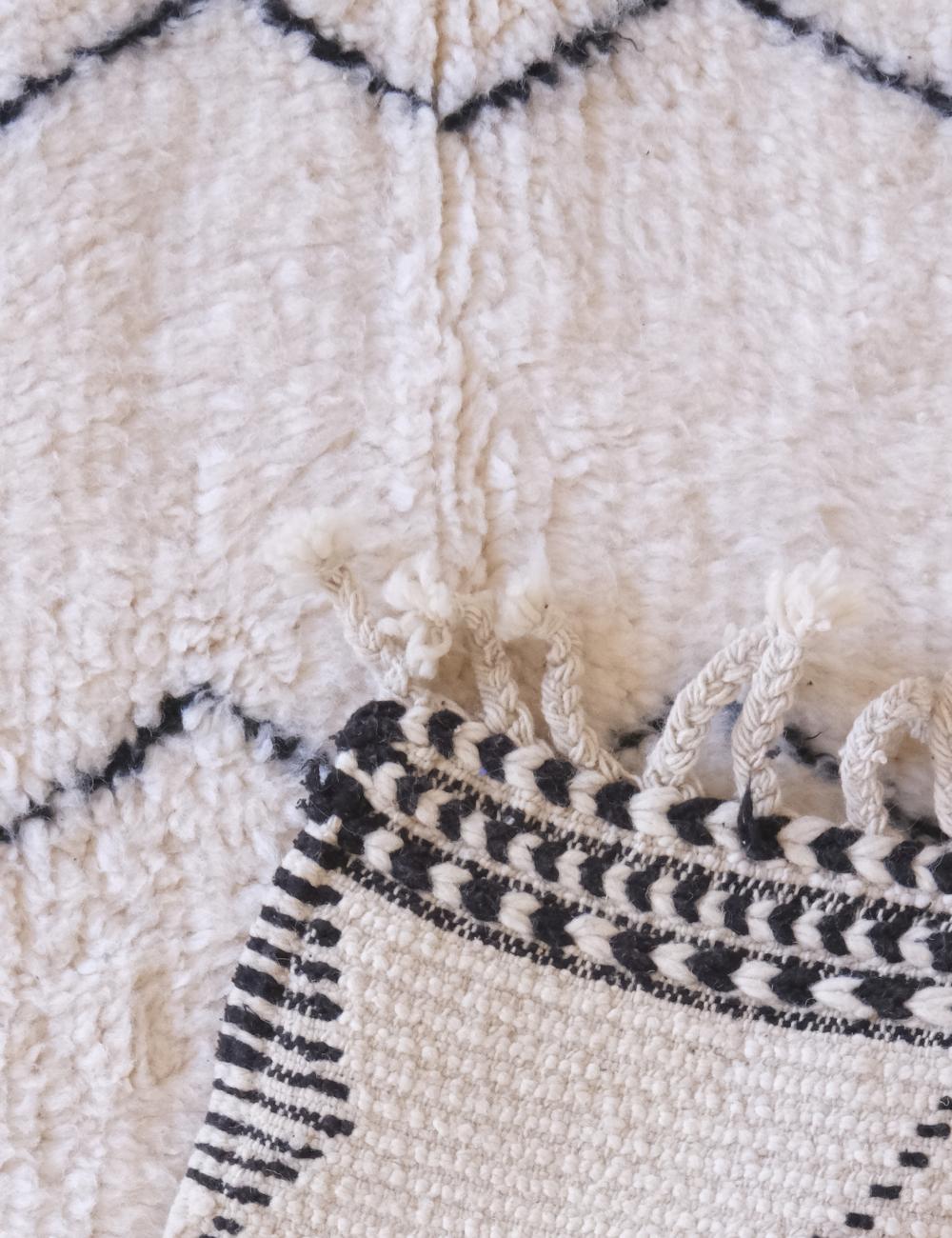 Moroccan Handwoven Berber Rug - Forma 50