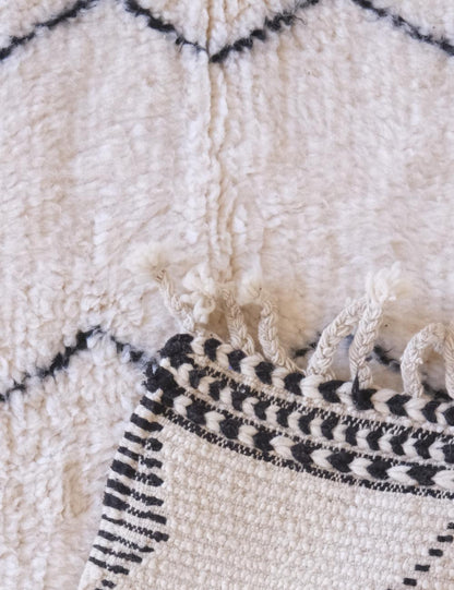 Moroccan Handwoven Berber Rug - Forma 50