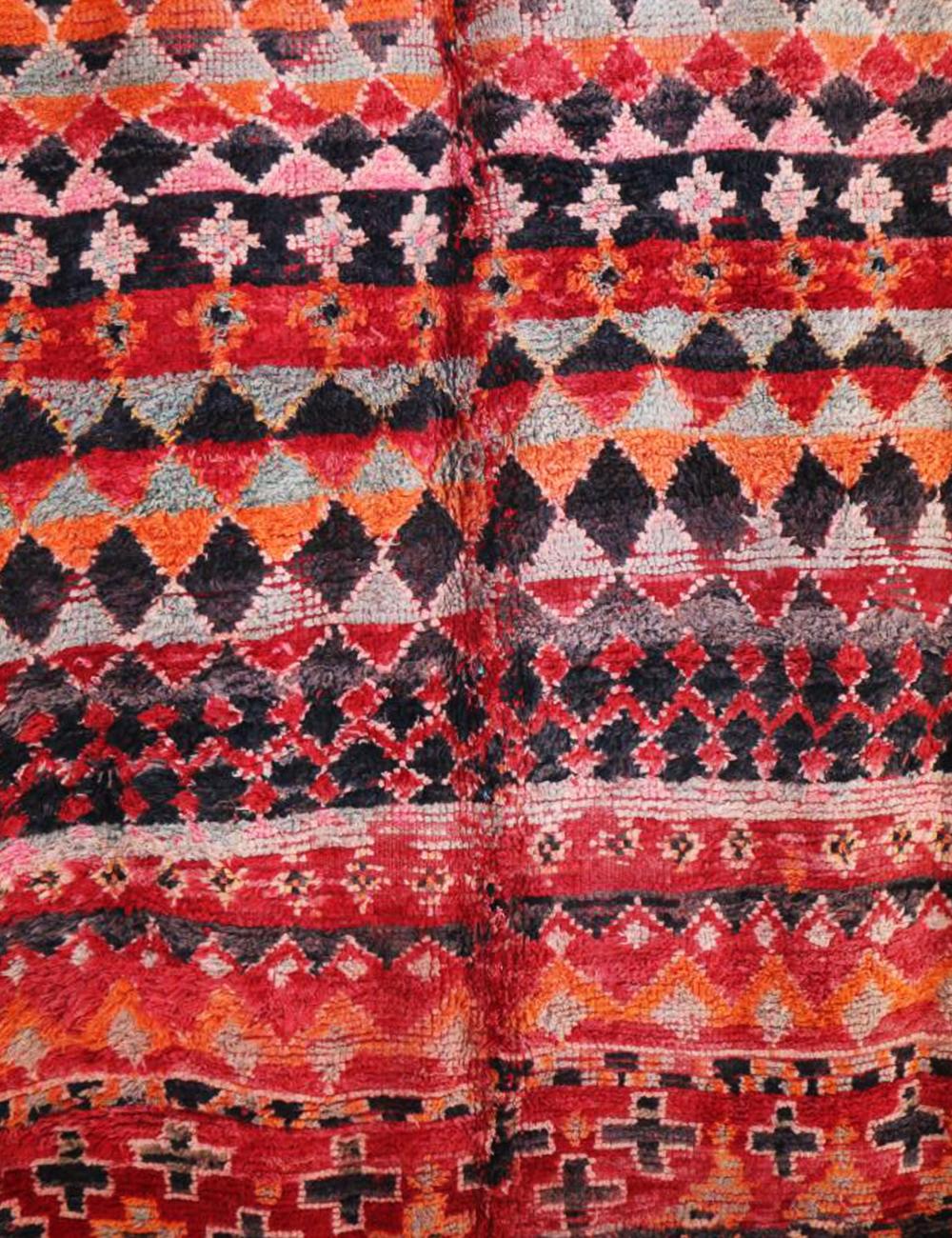 Tribal Geometric Carpet 10.4 x 5.3 ft / 317 x 164 cm