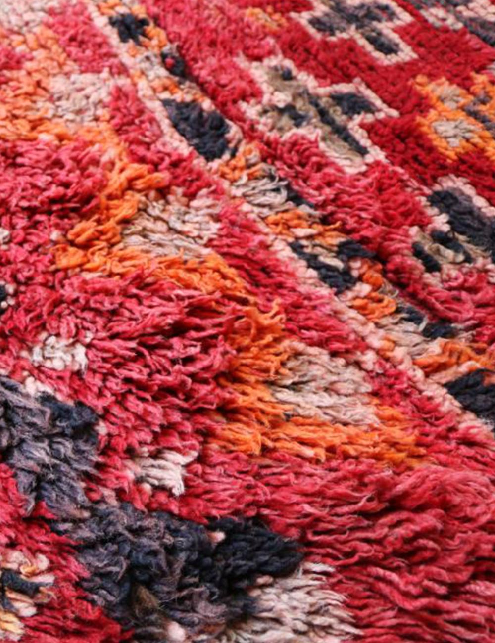 Tribal Geometric Carpet 10.4 x 5.3 ft / 317 x 164 cm