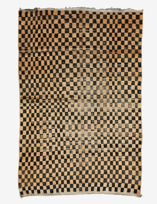 Checkered Moroccan Rug 7.4 x 5.6 ft / 227 x 171 cm