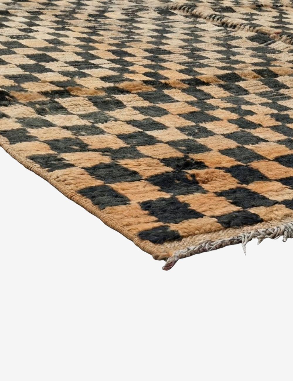 Checkered Moroccan Rug 7.4 x 5.6 ft / 227 x 171 cm