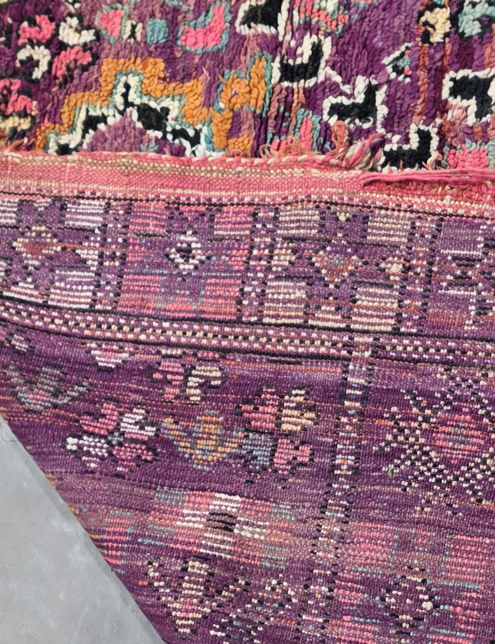 Moroccan Vintage Area Rug 9.5 x 5.9 ft / 290 x 181 cm