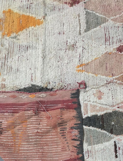 Abstract Berber Carpet 8.1 x 5.3 ft / 247 x 164 cm