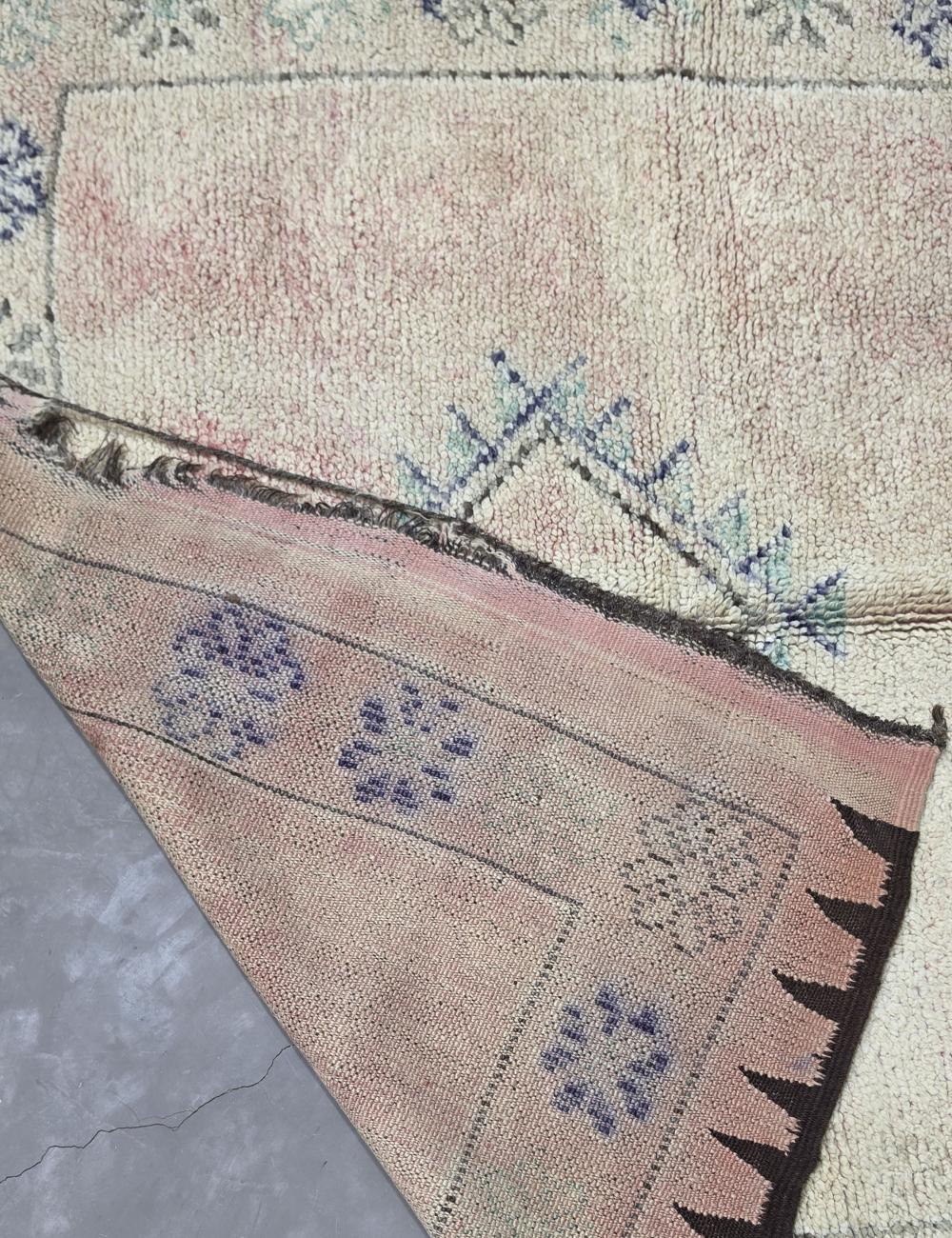 Vintage Ivory Moroccan Rug 11.3 x 5 ft / 345 x 154 cm