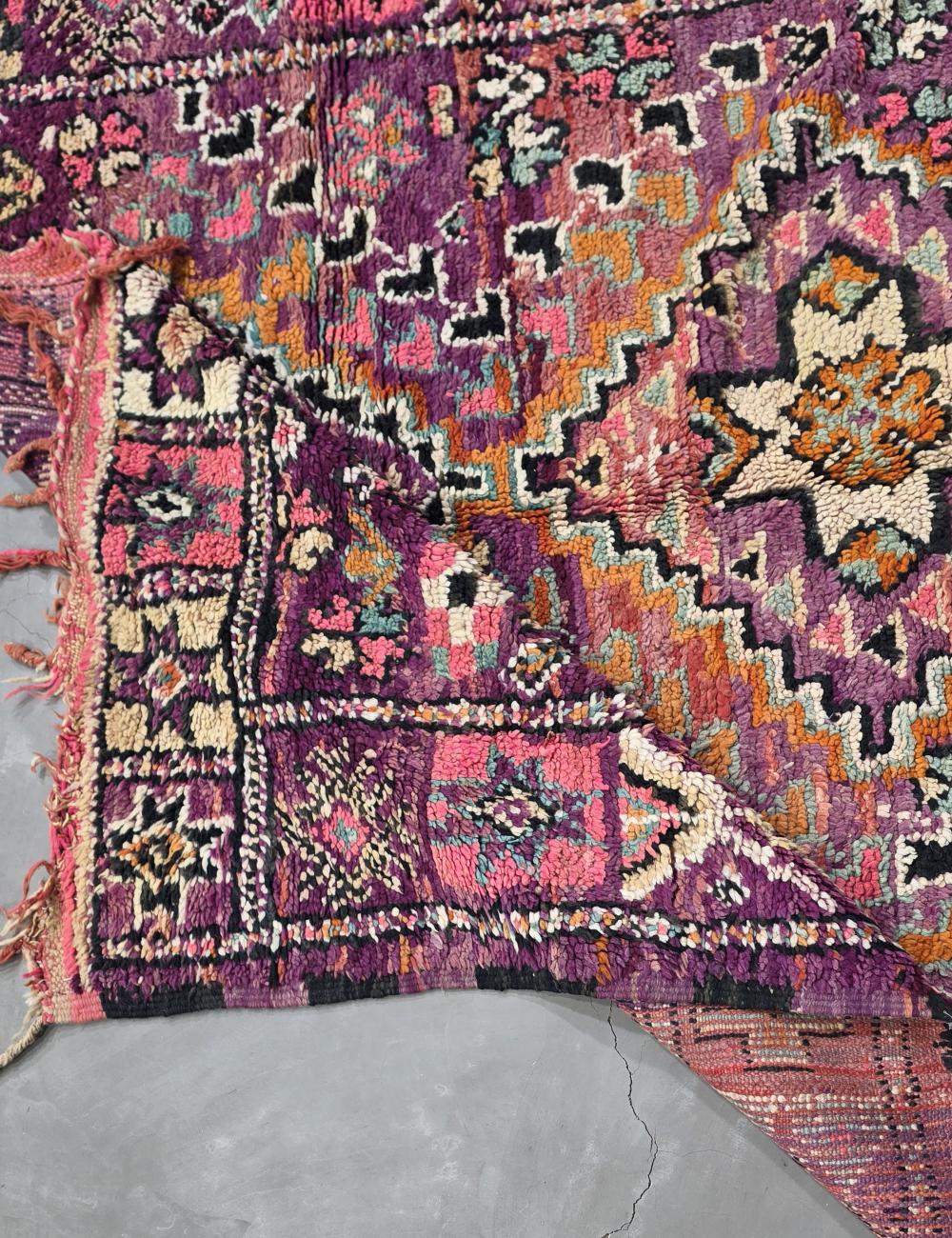 Moroccan Vintage Area Rug 9.5 x 5.9 ft / 290 x 181 cm