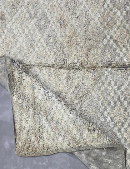 Minimalist Berber Carpet 8.9 x 5.5 ft / 272 x 170 cm